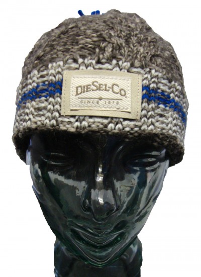 Kourt Service Knitted Bobble Hat Kourt Service Knitted Bobble Hat garment details