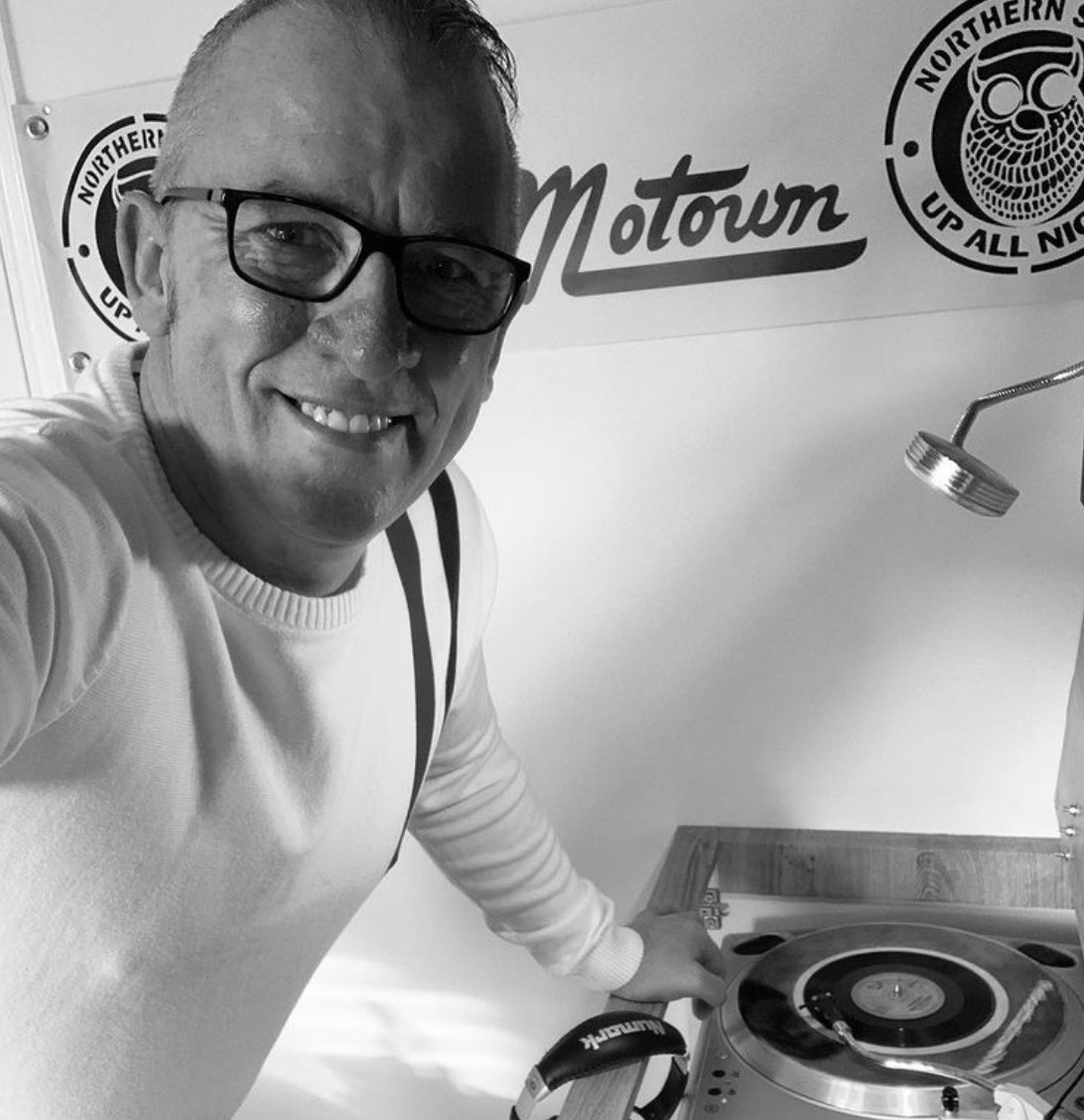 THE BOAT THAT I ROW-A DJ WITH TASTE!